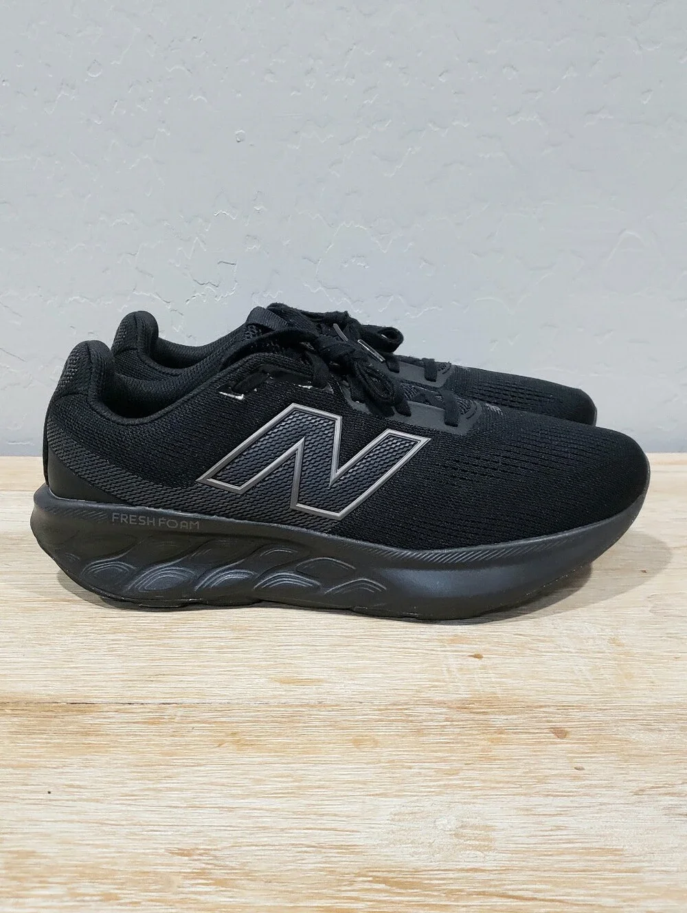 NEW BALANCE Women's Fresh Foam 520 v9 Running Shoes (11D/9.5D Men's) Black